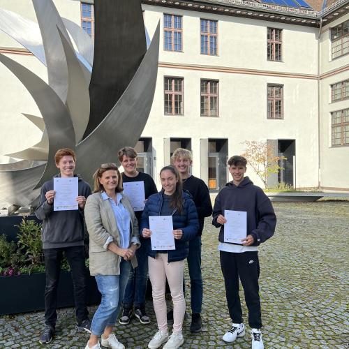 Sotek Simon, Kaindl Finn, Leicht Maria, Bühl Fabian und Mair Lukas (nicht im Bild: Nüssl David und Öztürkoglu Nina).