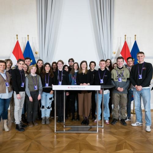 Treffen im Bundeskanzleramt mit Staatssekretärin Plakolm